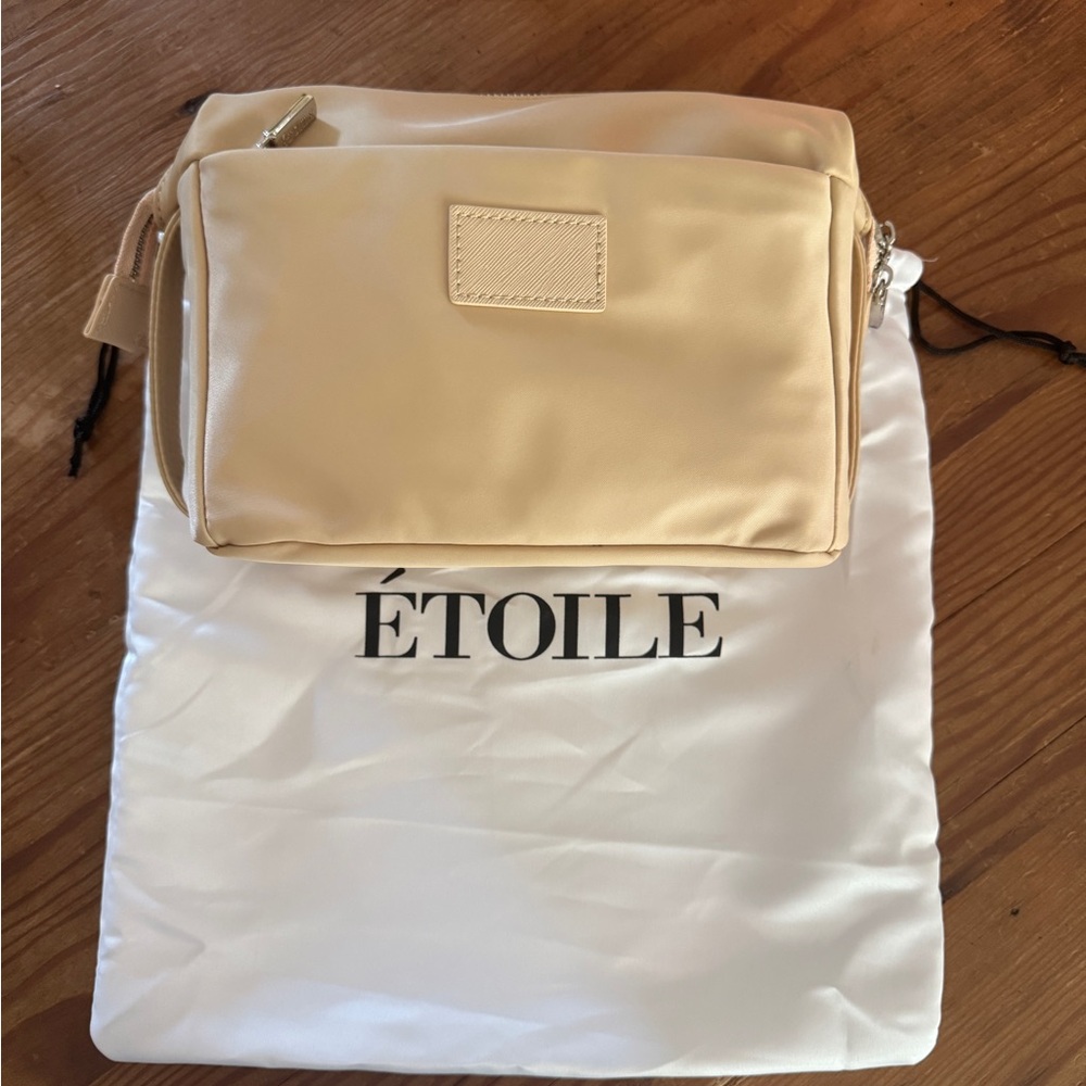 ÉTOILE Jet Setter Toiletry Bag – Beige with Dust Bag